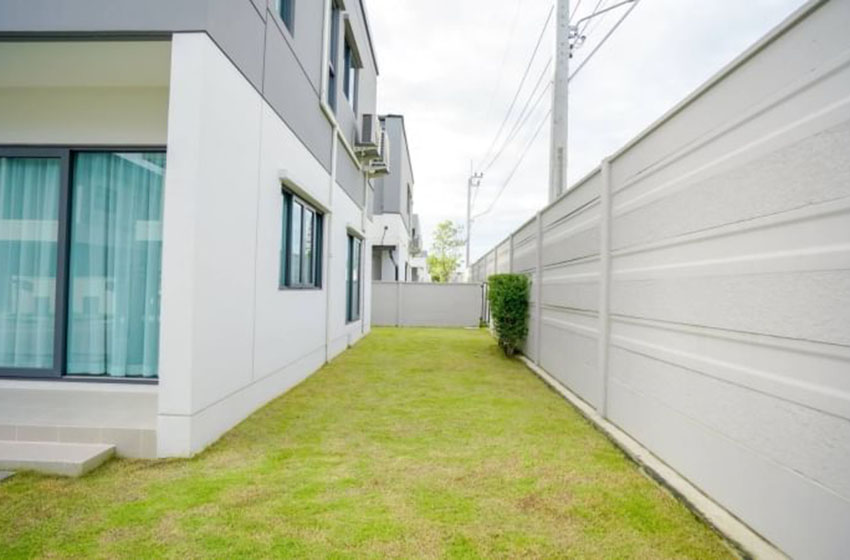 House with Shared Pool in Bangnatrad 